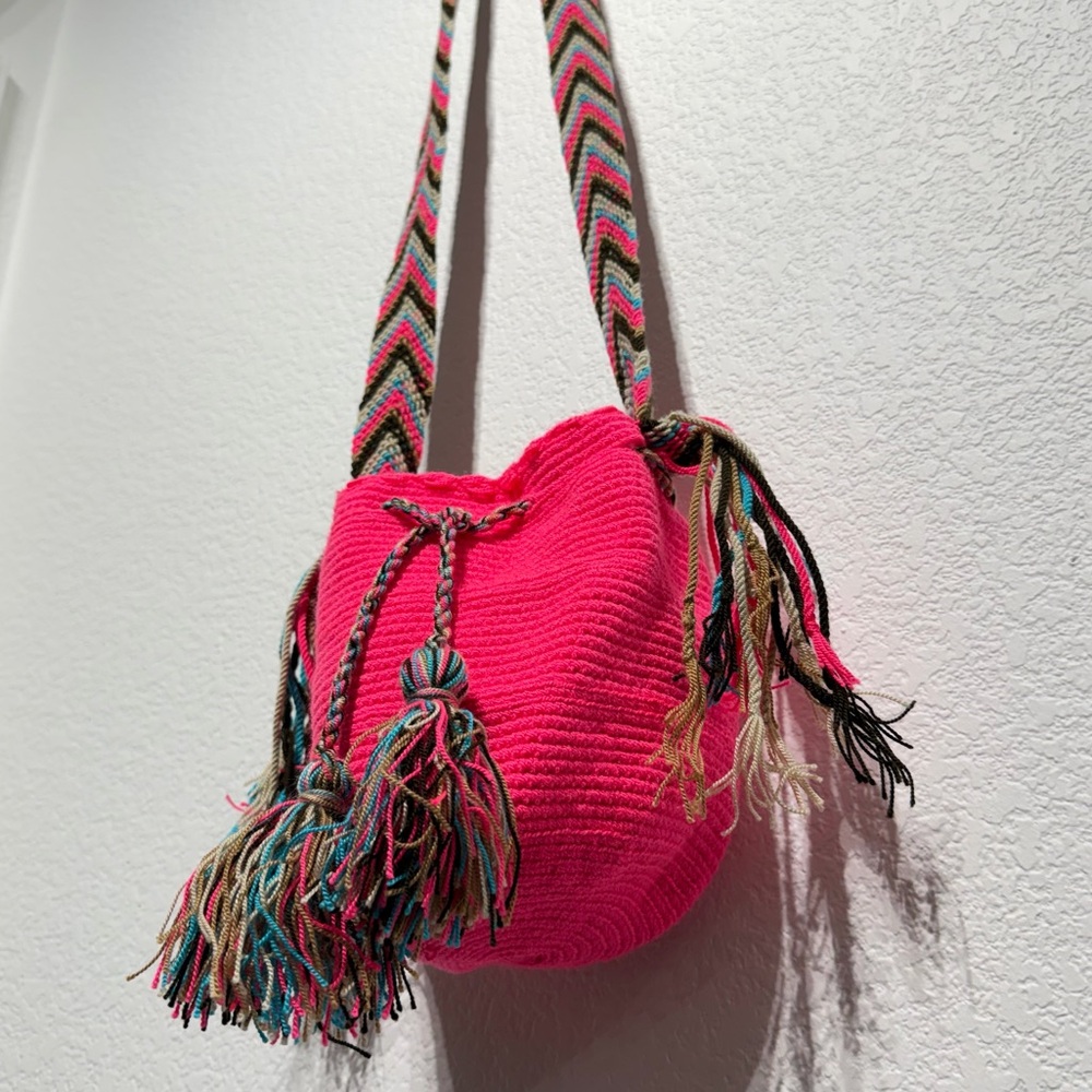 Authentic Wayuu handbag handmade in Colombia.